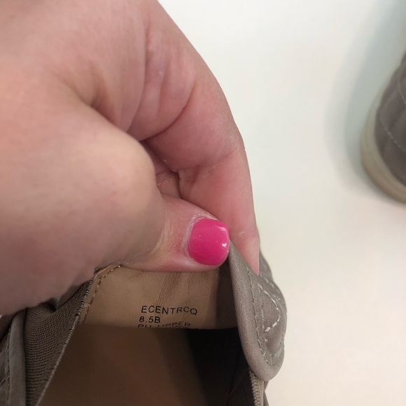 STEVE MADDEN Coulter-Q Quilted Tan Gray Loafer Size 8.5 EUC - Picture 5 of 6